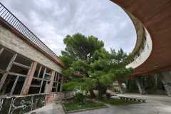 Ruševni modernistički dragulj Krvavica Ruševni modernistički dragulj Krvavica