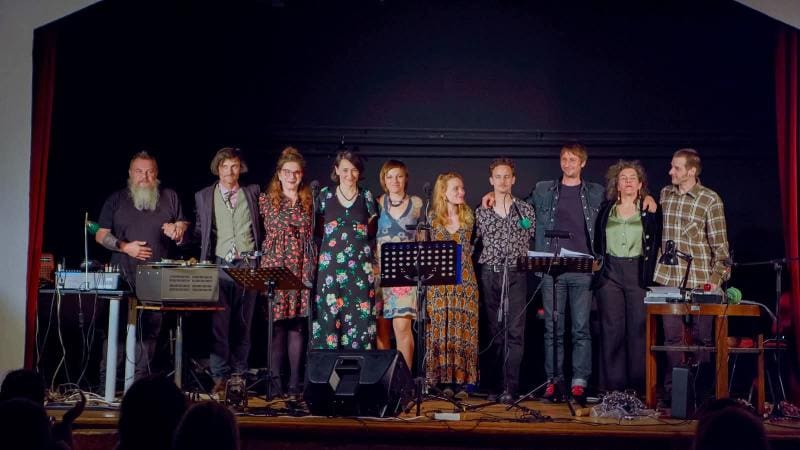 “Halo, halo, ovdje Radio Voćarska”